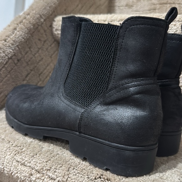 Torrid Black Chelsea ankle Boots - Picture 4 of 6